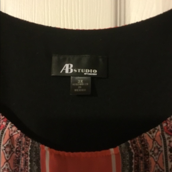 AB Studios black and pink top in 3X - Picture 2 of 3